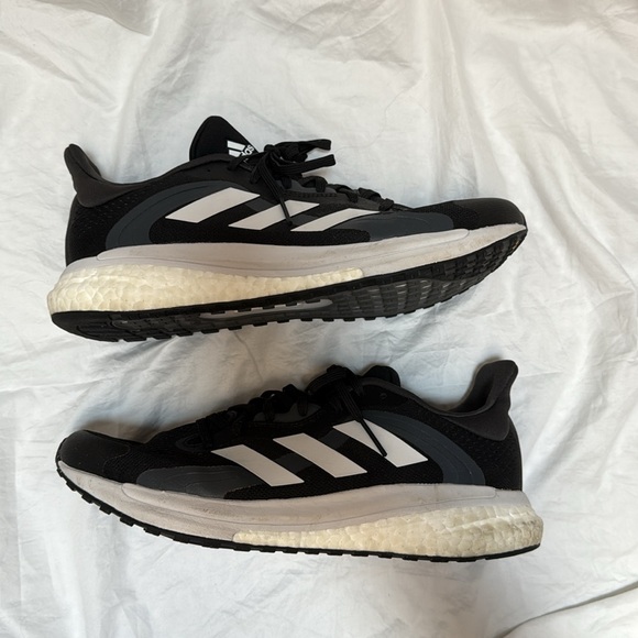 Women’s Adidas Black and White Sneakers Solar Glide ST. Size 9.5 - Picture 10 of 13